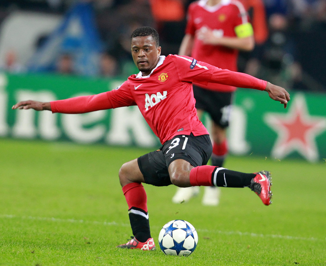 他在短暂离 他在短暂离